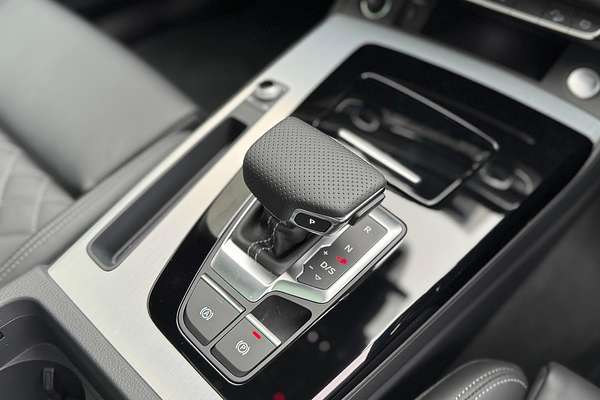 2024 Audi Q5 45 TFSI S Line FY