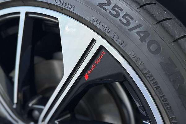 2024 Audi Q5 45 TFSI S line FY