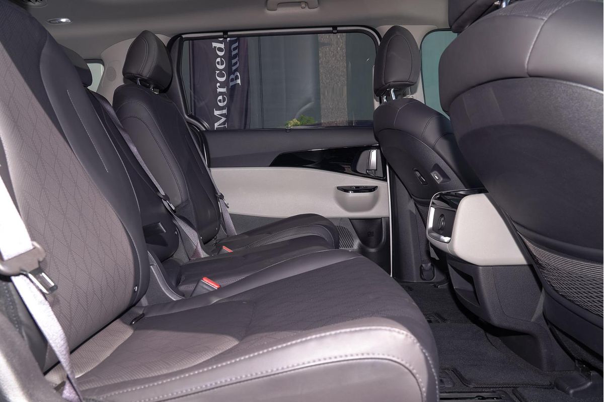 2023 Kia Carnival Special Edition KA4