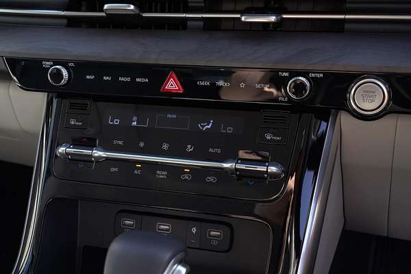 2023 Kia Carnival Special Edition KA4