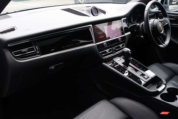 2024 Porsche Macan 95B