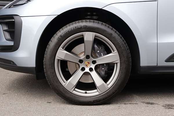 2024 Porsche Macan 95B