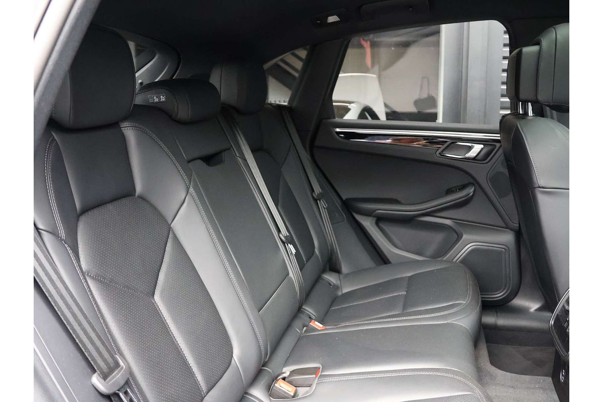 2024 Porsche Macan 95B