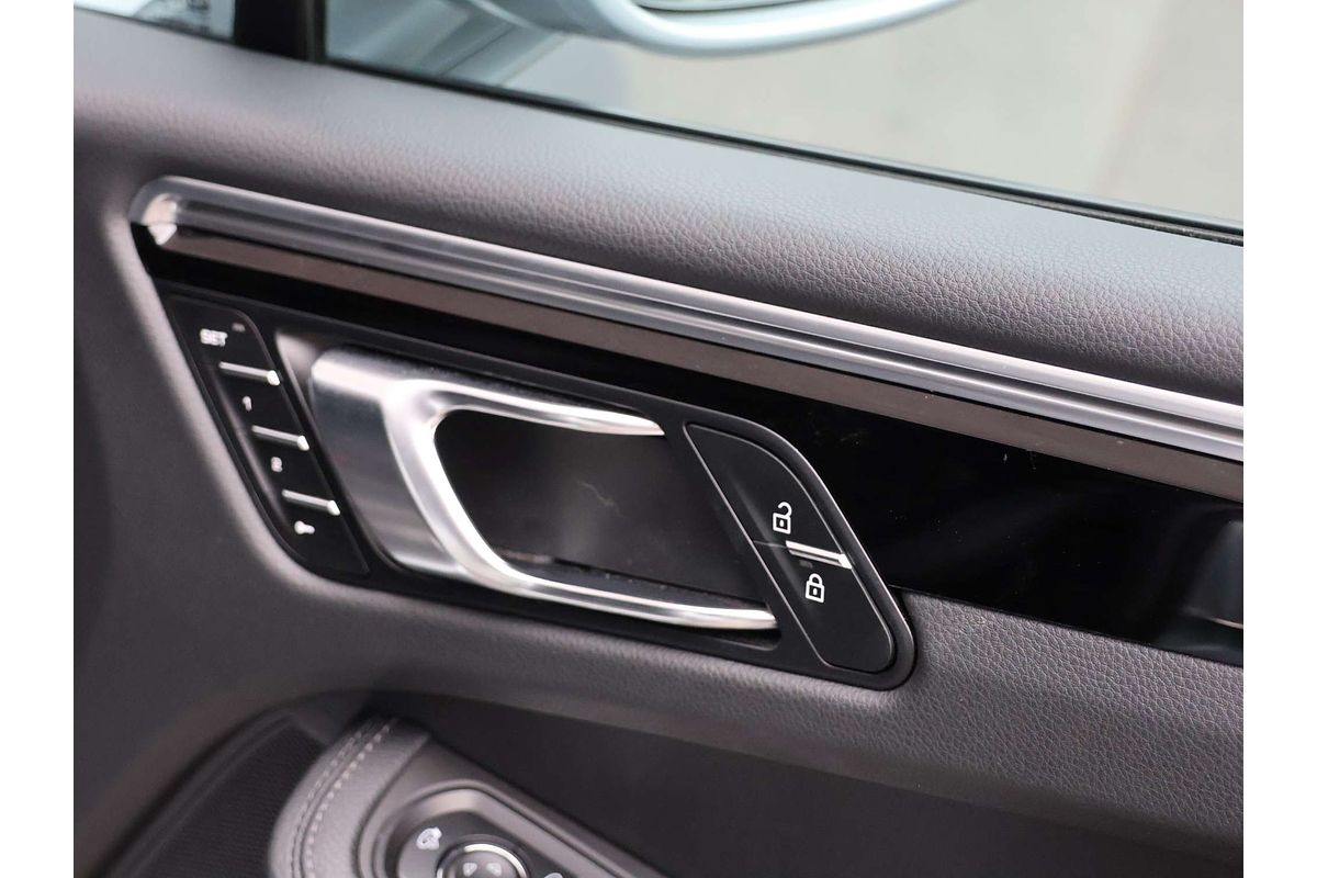 2024 Porsche Macan 95B