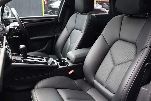 2024 Porsche Macan 95B