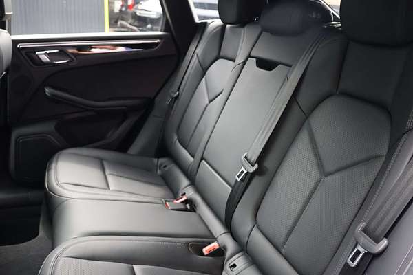 2024 Porsche Macan 95B