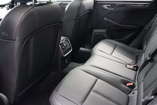 2024 Porsche Macan 95B