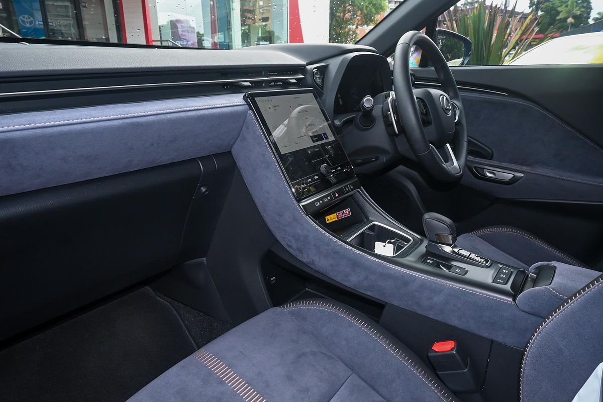 2024 Lexus LBX Sports Luxury MAYH15R