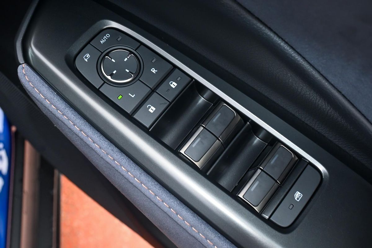 2024 Lexus LBX Sports Luxury MAYH15R