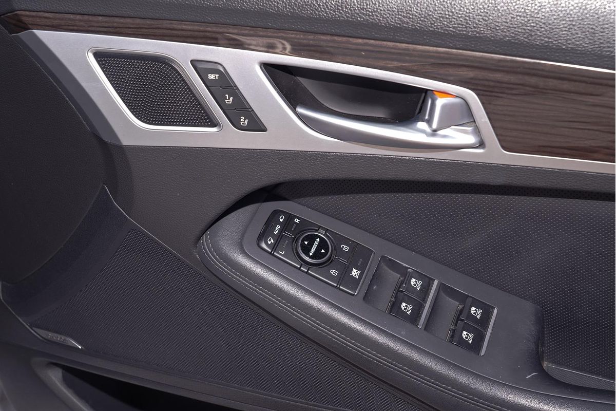 2015 Hyundai Genesis Sensory Pack DH