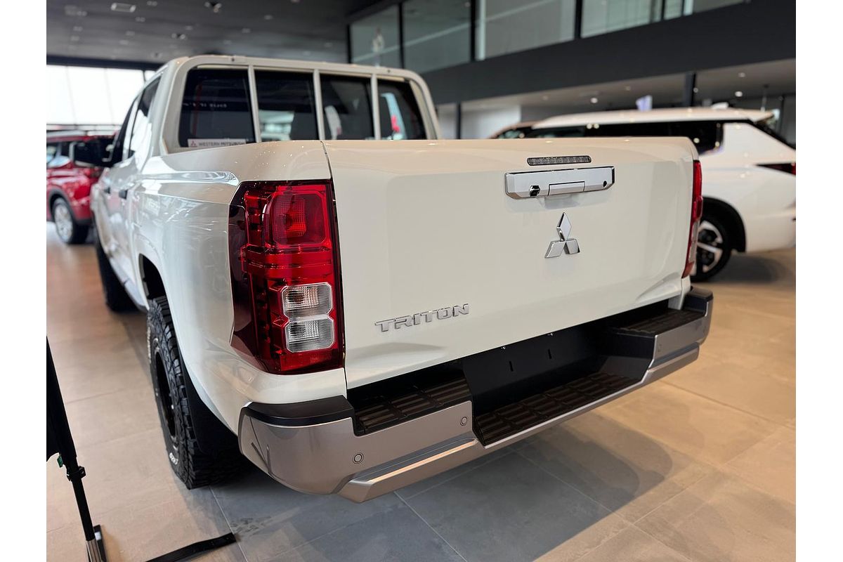 2024 Mitsubishi Triton GLX MV 4X4