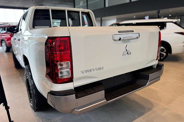 2024 Mitsubishi Triton GLX MV 4X4