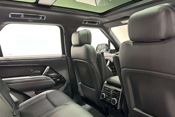 2025 Land Rover Range Rover Sport D300 Dynamic SE L461