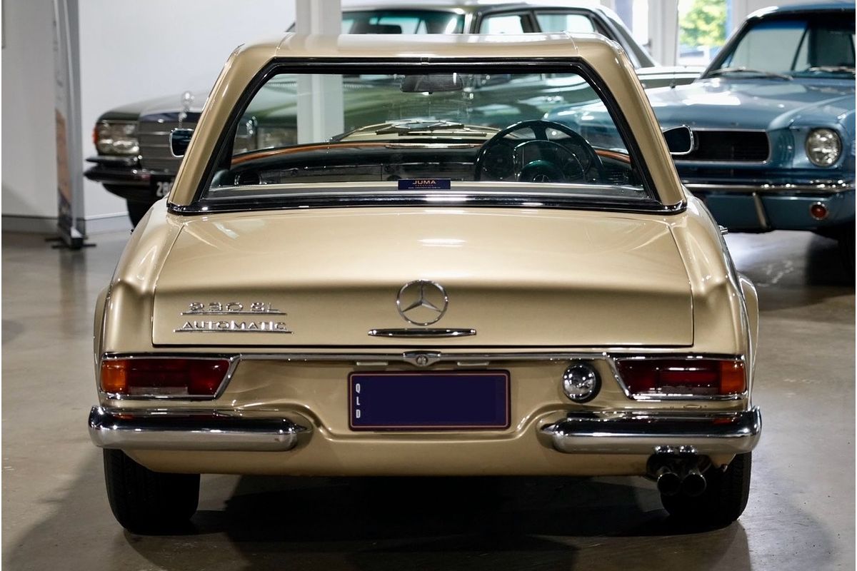 1967 Mercedes-Benz 230SL W113