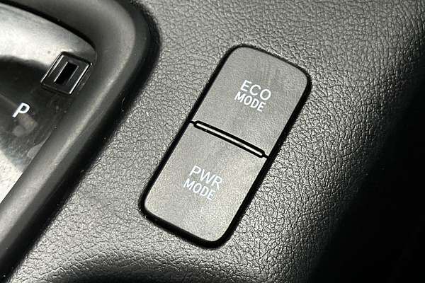 2019 Toyota Hilux SR GUN126R 4X4