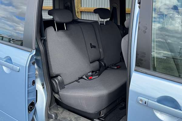 2005 Nissan LAFESTA
