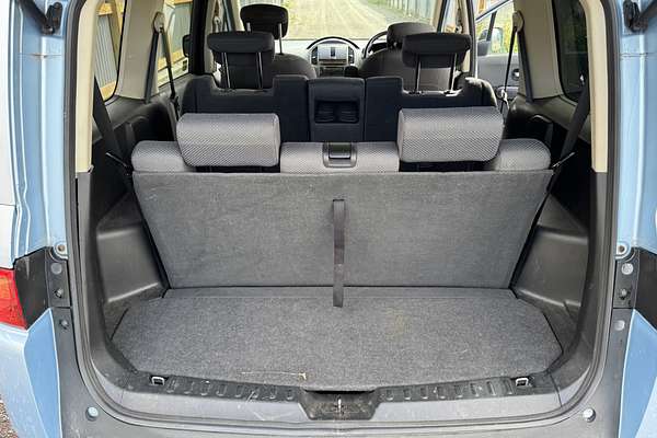 2005 Nissan LAFESTA