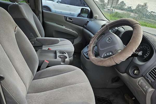 2011 Kia Grand Carnival Si VQ