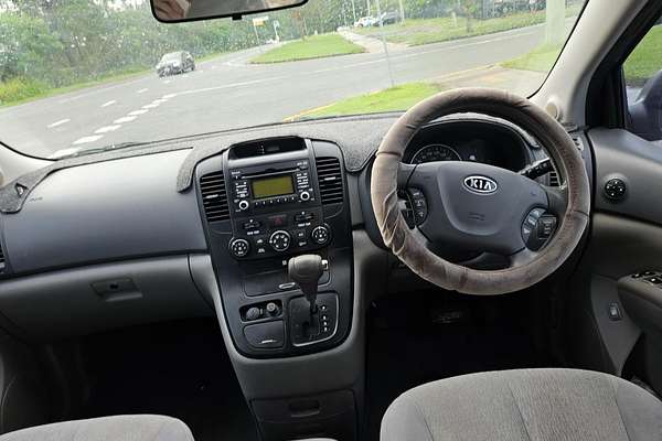2011 Kia Grand Carnival Si VQ