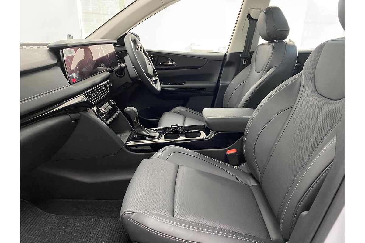 2025 Mahindra XUV700 AX7L