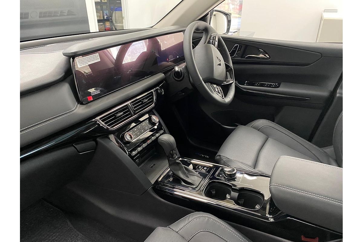 2025 Mahindra XUV700 AX7L