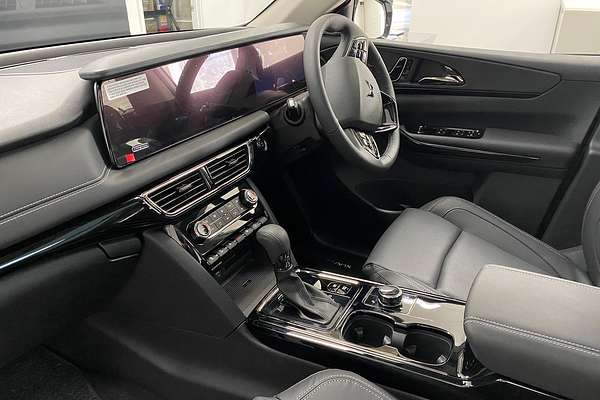 2025 Mahindra XUV700 AX7L
