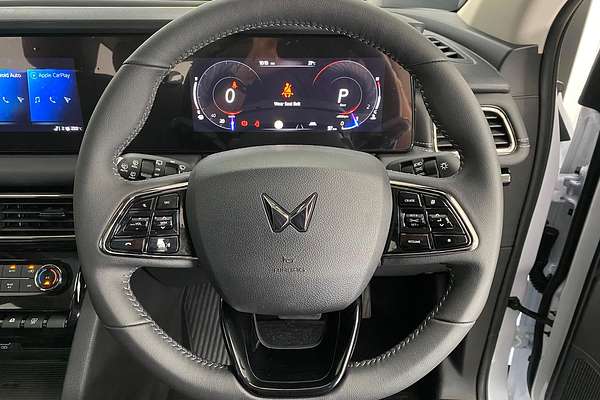2025 Mahindra XUV700 AX7L