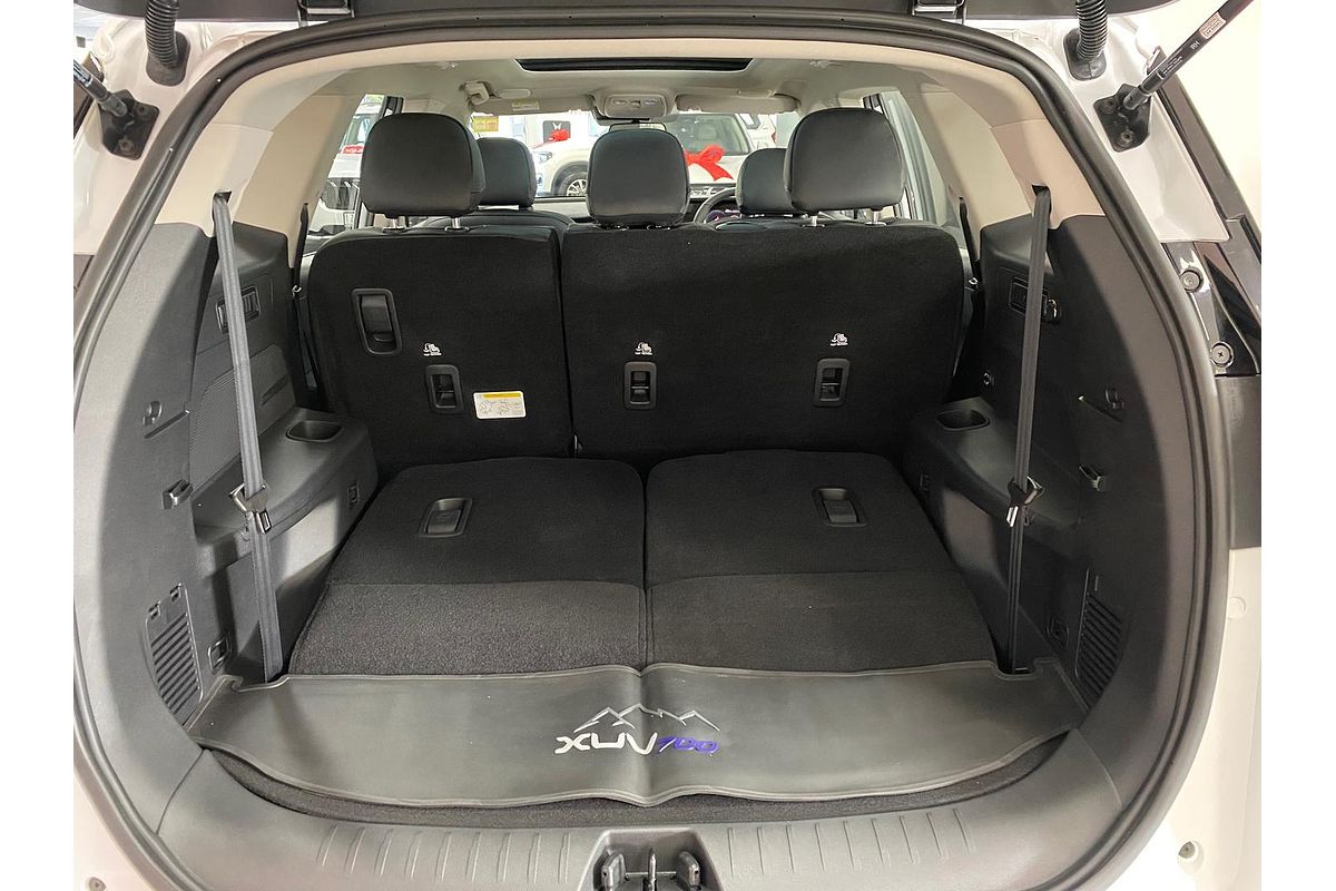 2025 Mahindra XUV700 AX7L
