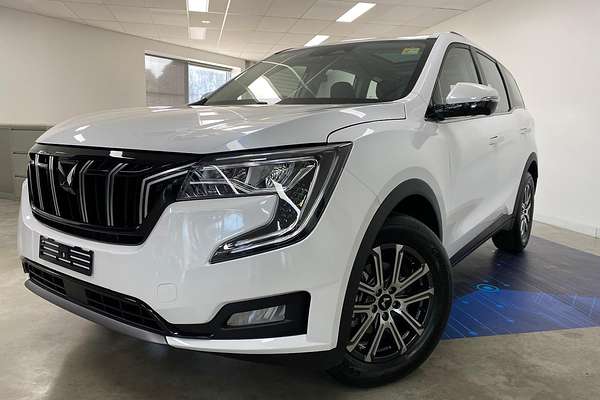2025 Mahindra XUV700 AX7L