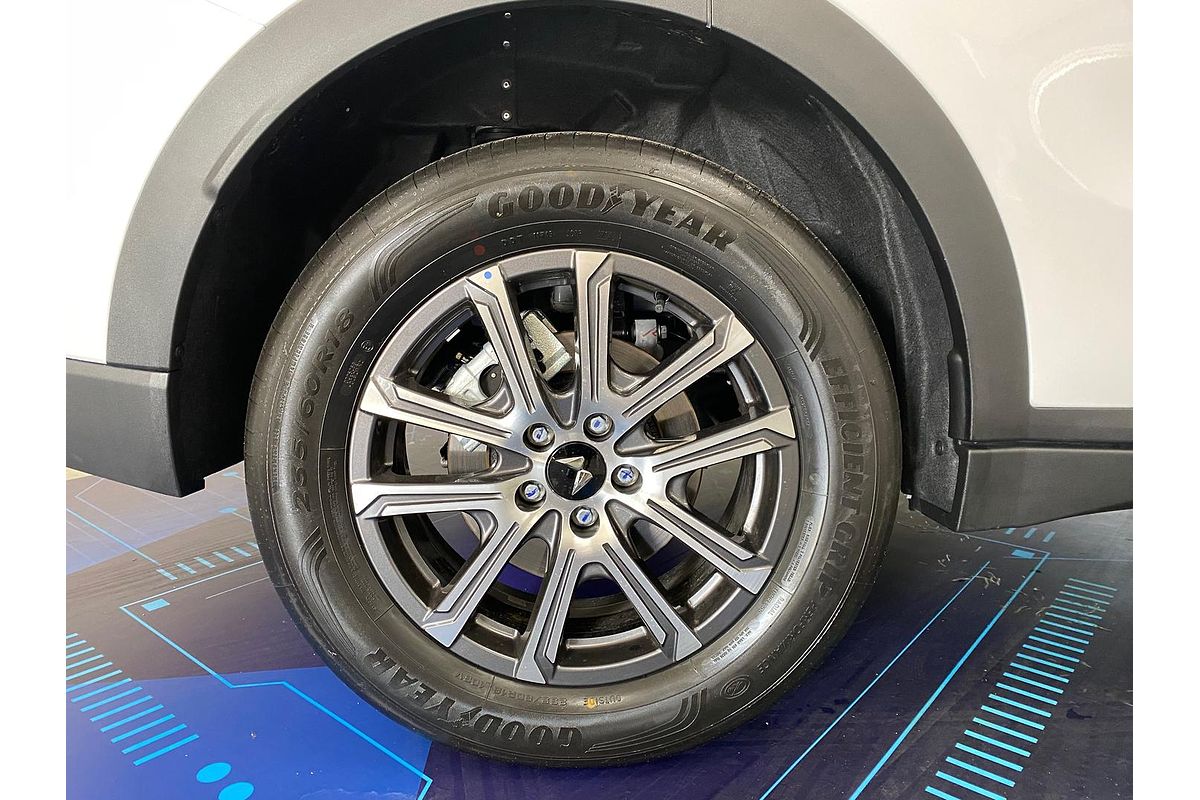 2025 Mahindra XUV700 AX7L