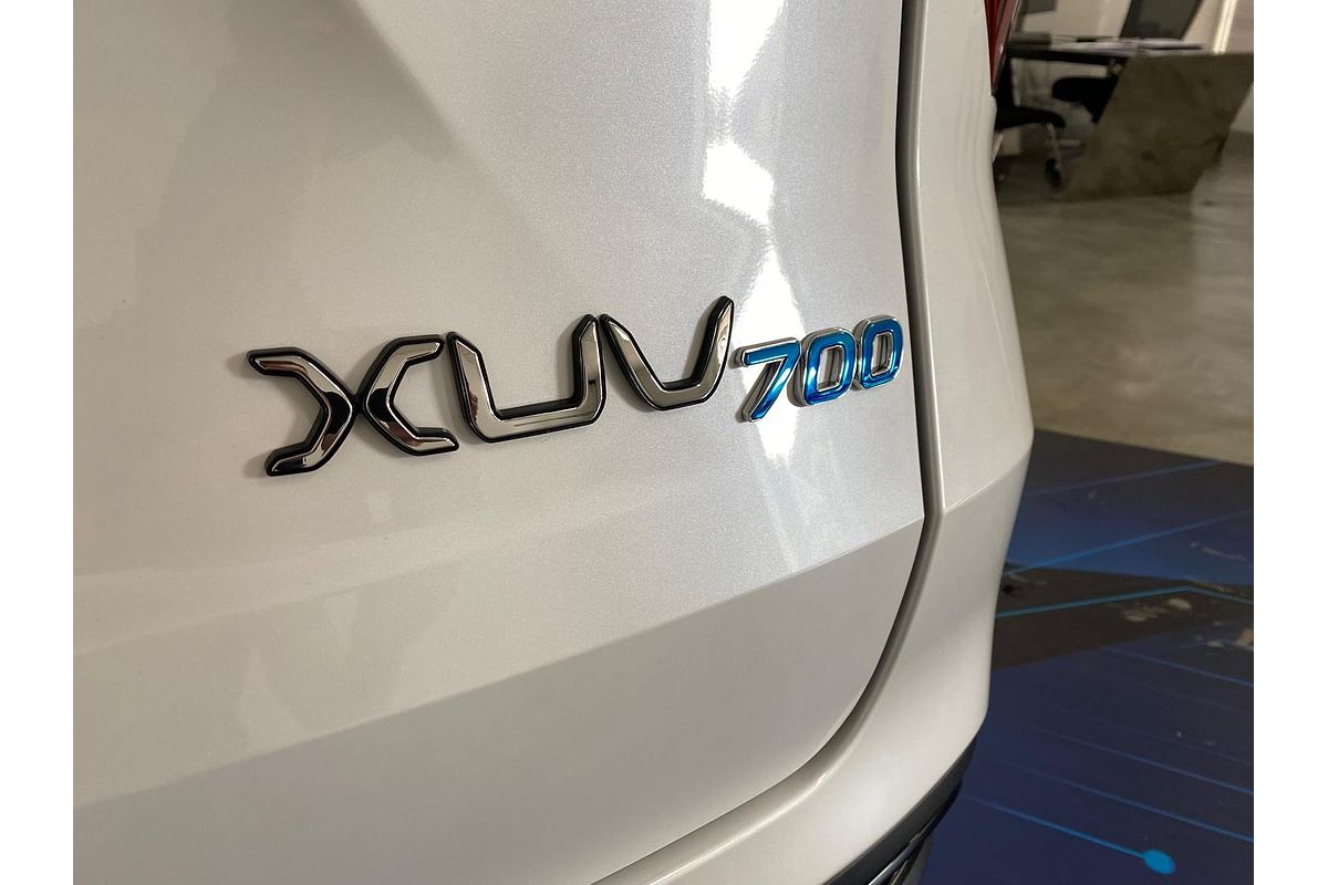 2025 Mahindra XUV700 AX7L