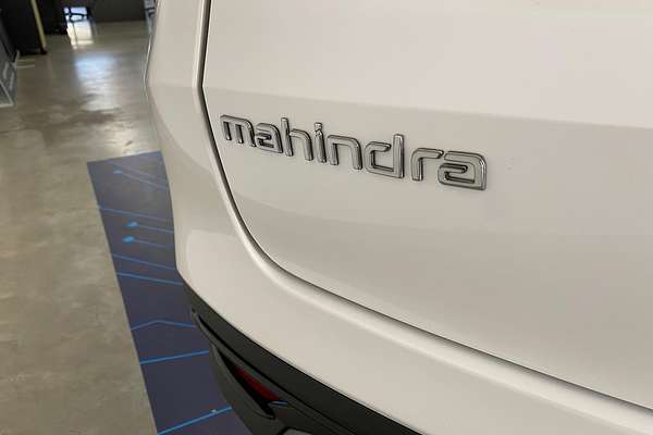 2025 Mahindra XUV700 AX7L