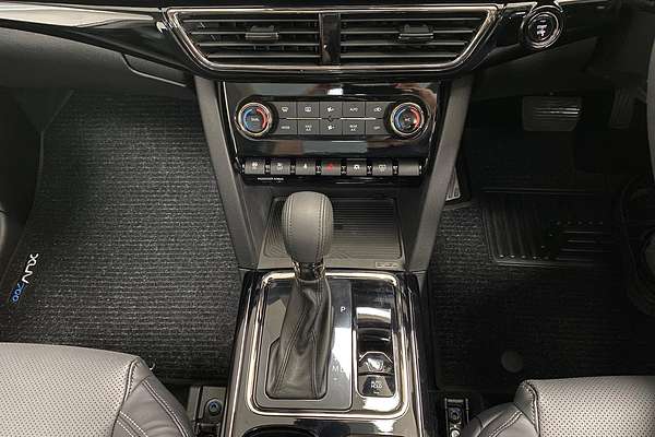 2025 Mahindra XUV700 AX7L