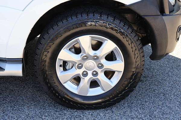 2016 Mitsubishi Pajero GLX NX