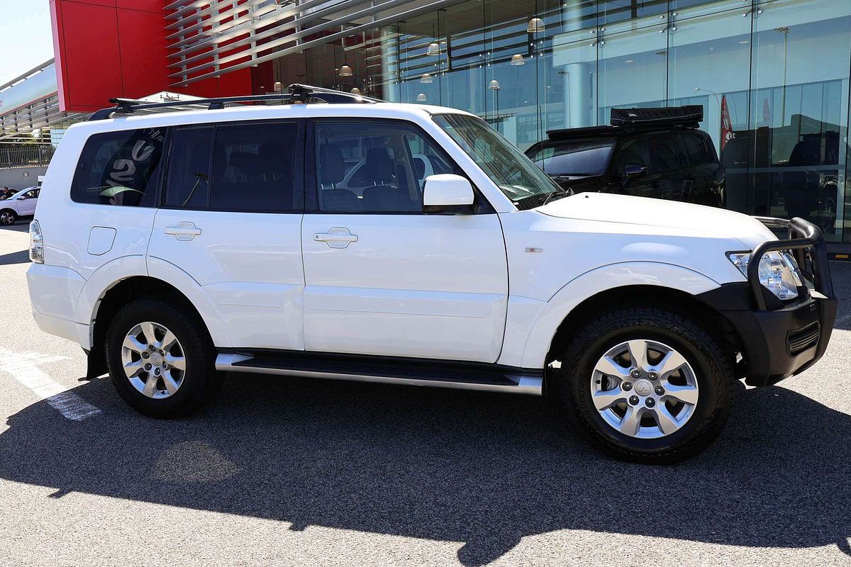 2016 Mitsubishi Pajero GLX NX