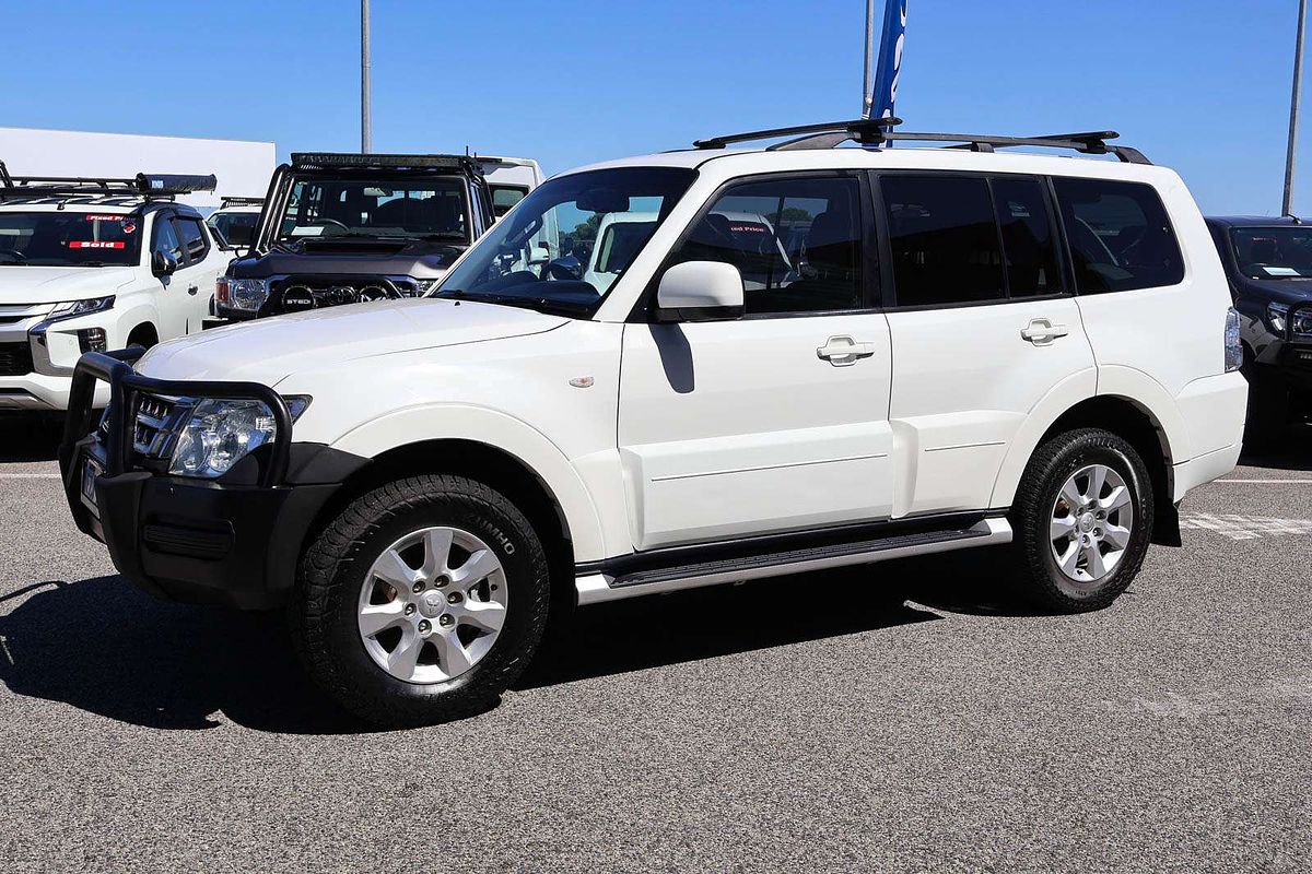 2016 Mitsubishi Pajero GLX NX