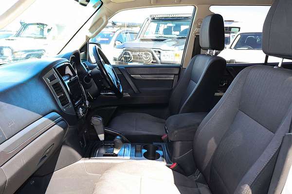 2016 Mitsubishi Pajero GLX NX