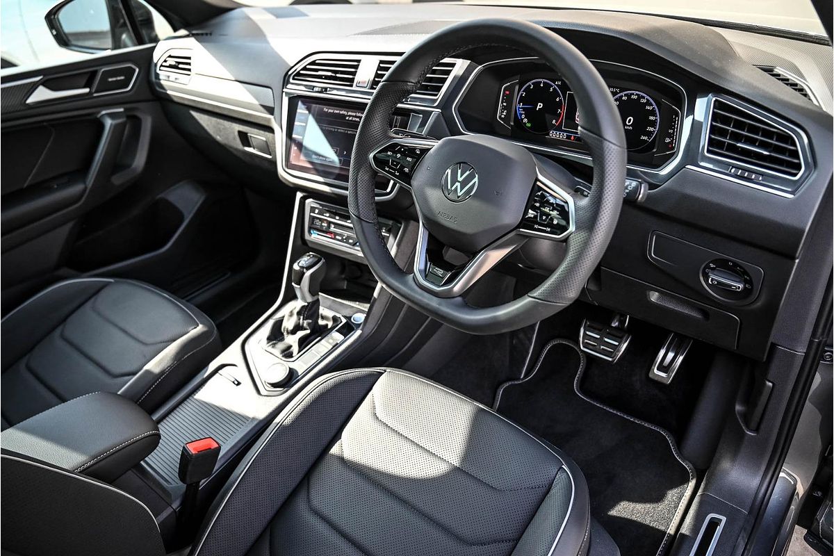 2024 Volkswagen Tiguan Wolfsburg Edition Allspace 5N