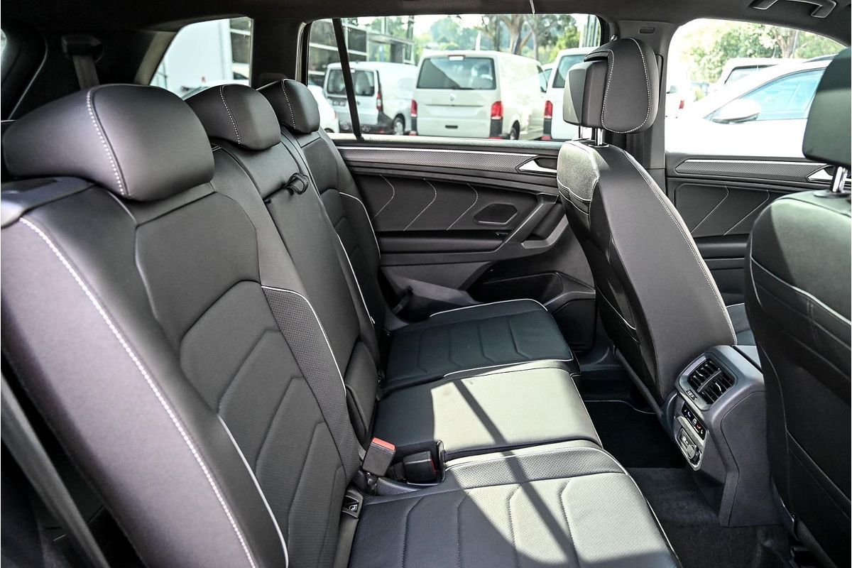 2024 Volkswagen Tiguan Wolfsburg Edition Allspace 5N