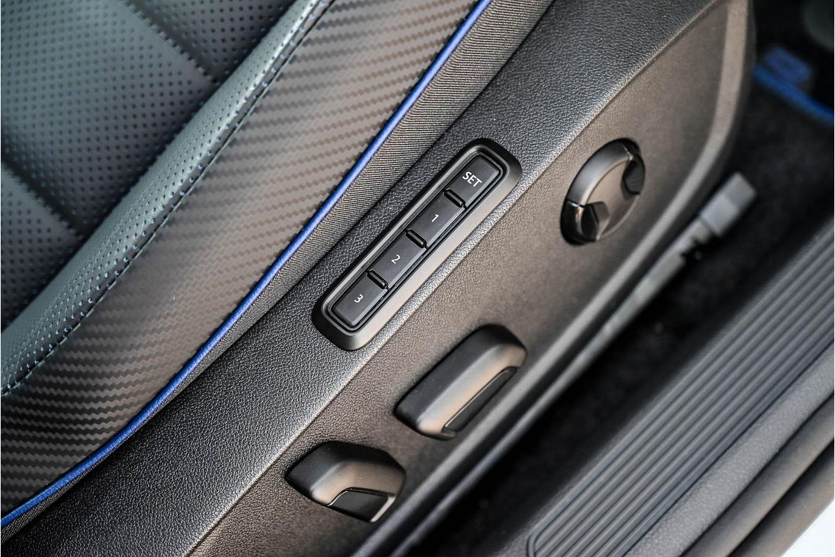 2024 Volkswagen Golf R 8