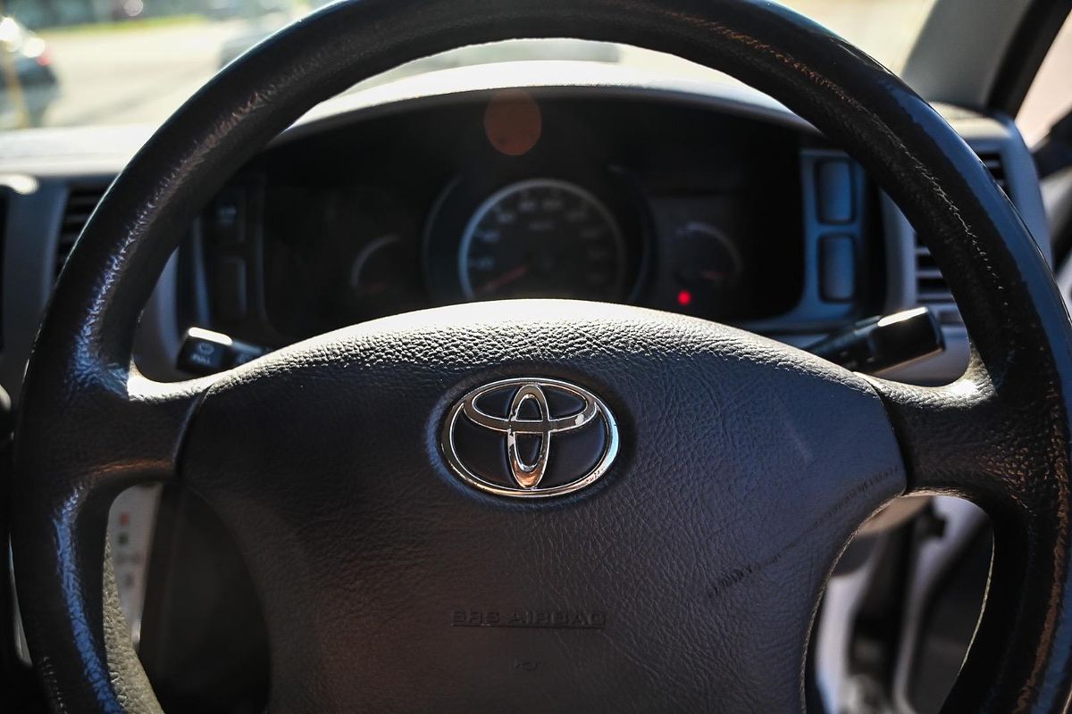 2013 Toyota Hiace KDH221R