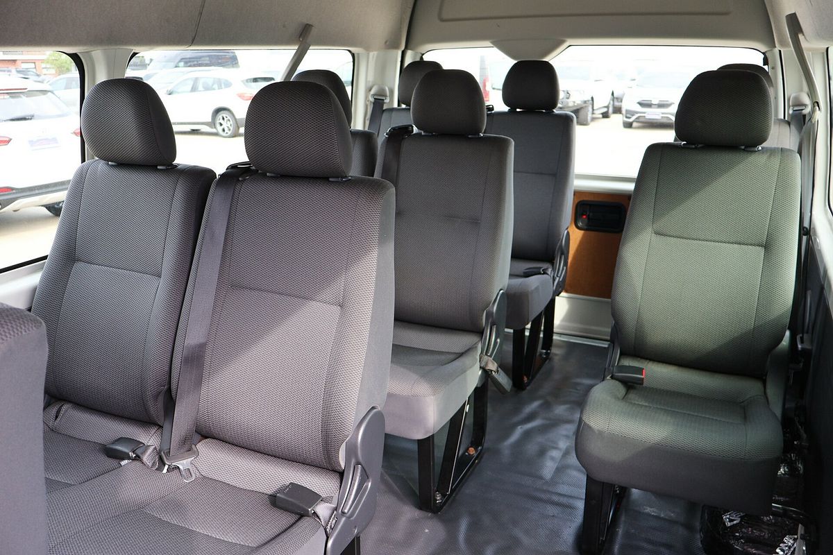 2017 Toyota Hiace Commuter KDH223R