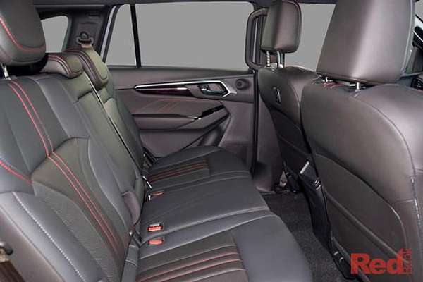 2024 Isuzu MU-X X-TERRAIN