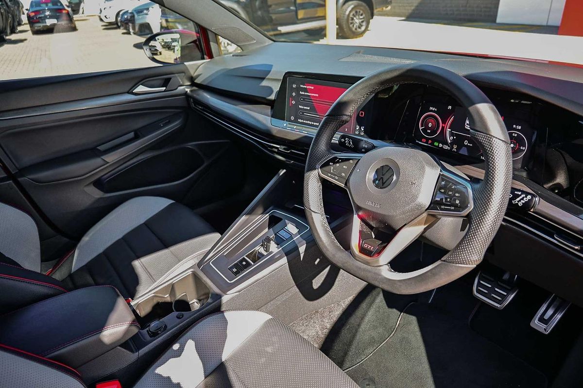 2022 Volkswagen Golf GTI 8
