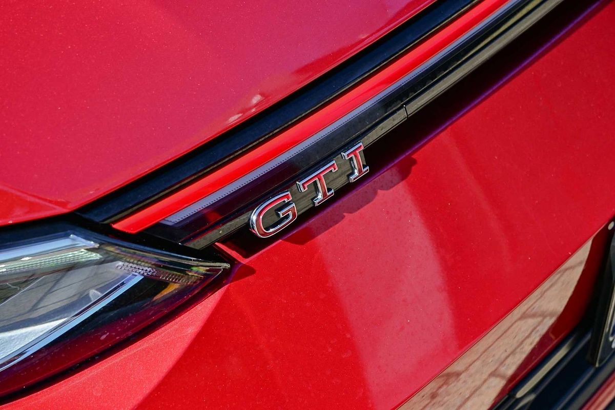 2022 Volkswagen Golf GTI 8