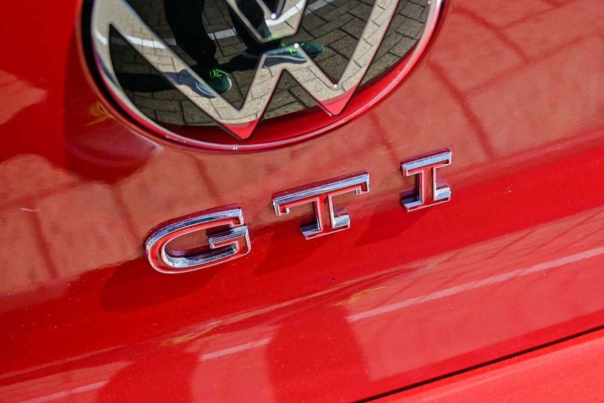 2022 Volkswagen Golf GTI 8