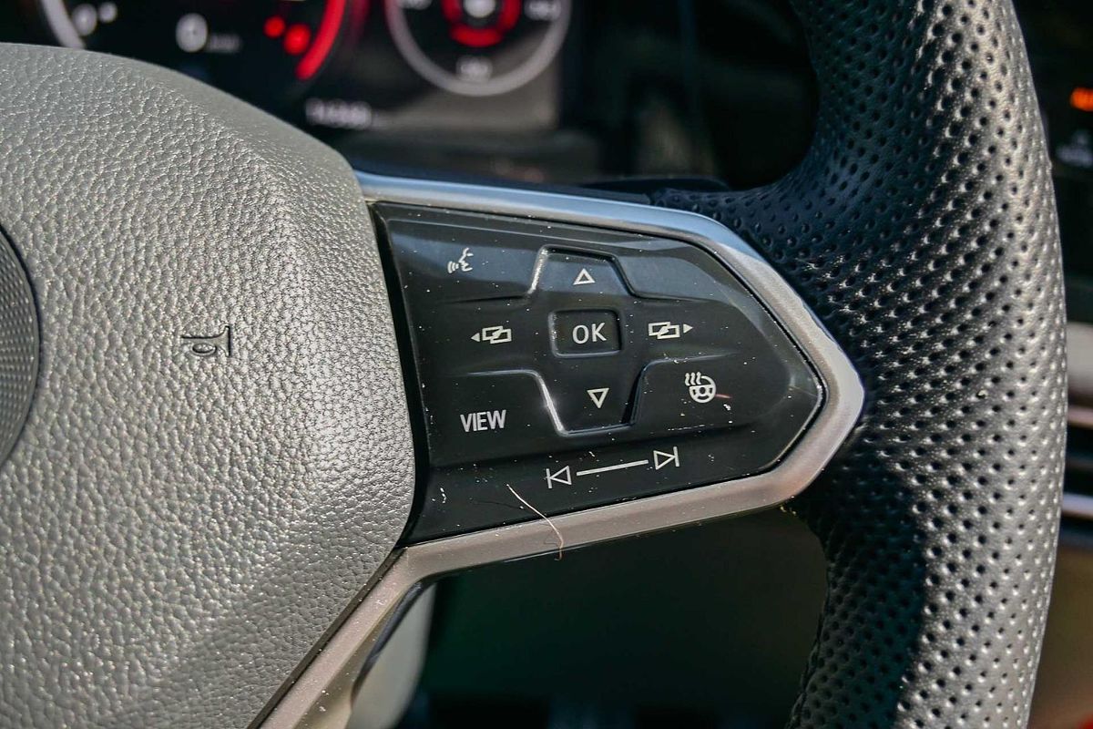 2022 Volkswagen Golf GTI 8