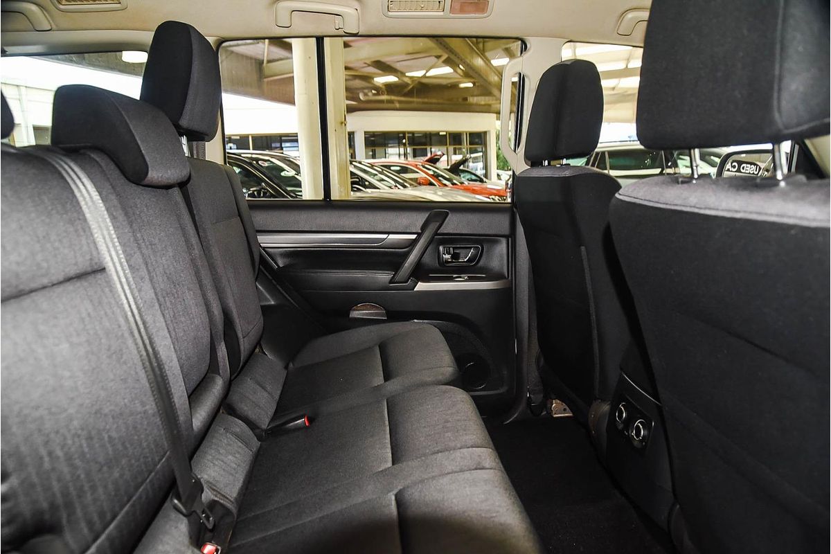 2019 Mitsubishi Pajero GLX NX