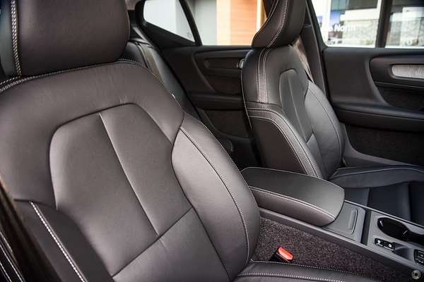 2024 Volvo XC40 Plus B4