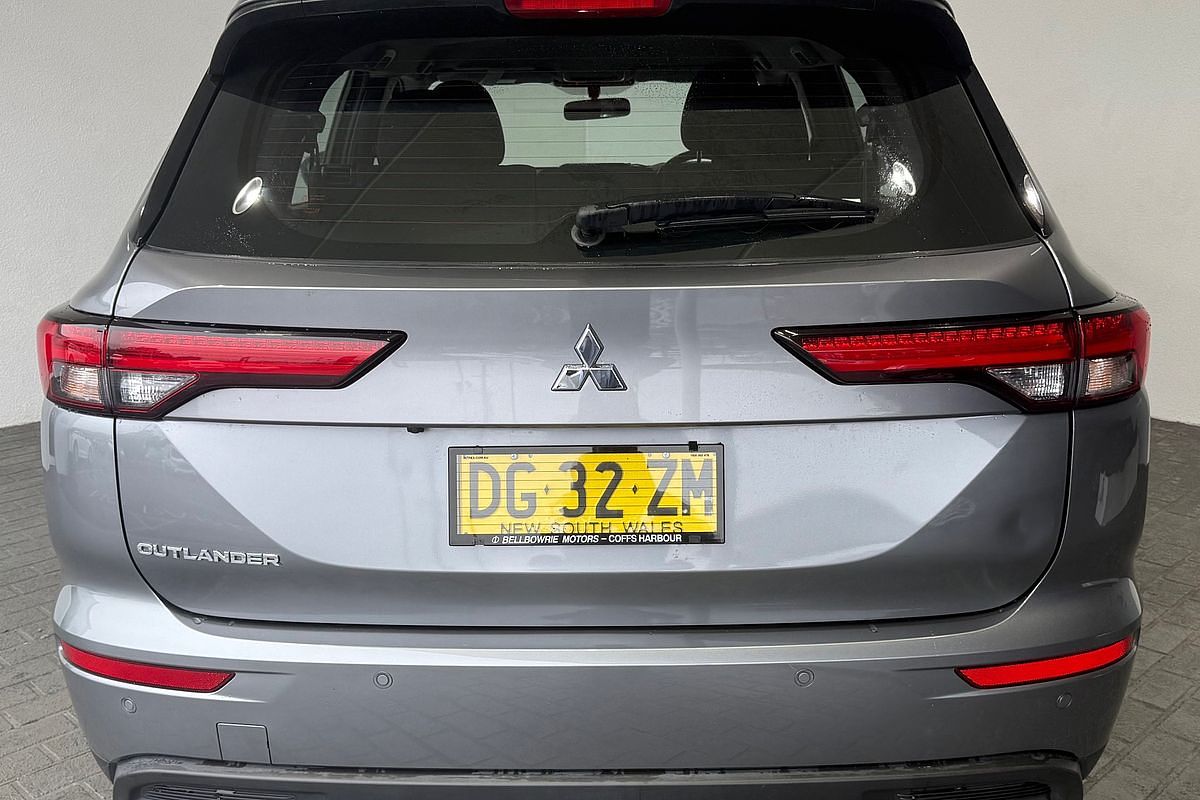 2023 Mitsubishi Outlander ES ZM